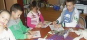 Ilustracja do artykułu: Koloruję w bibliotece.