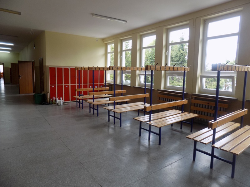 Remont w szkole podstawowej w Sadkach